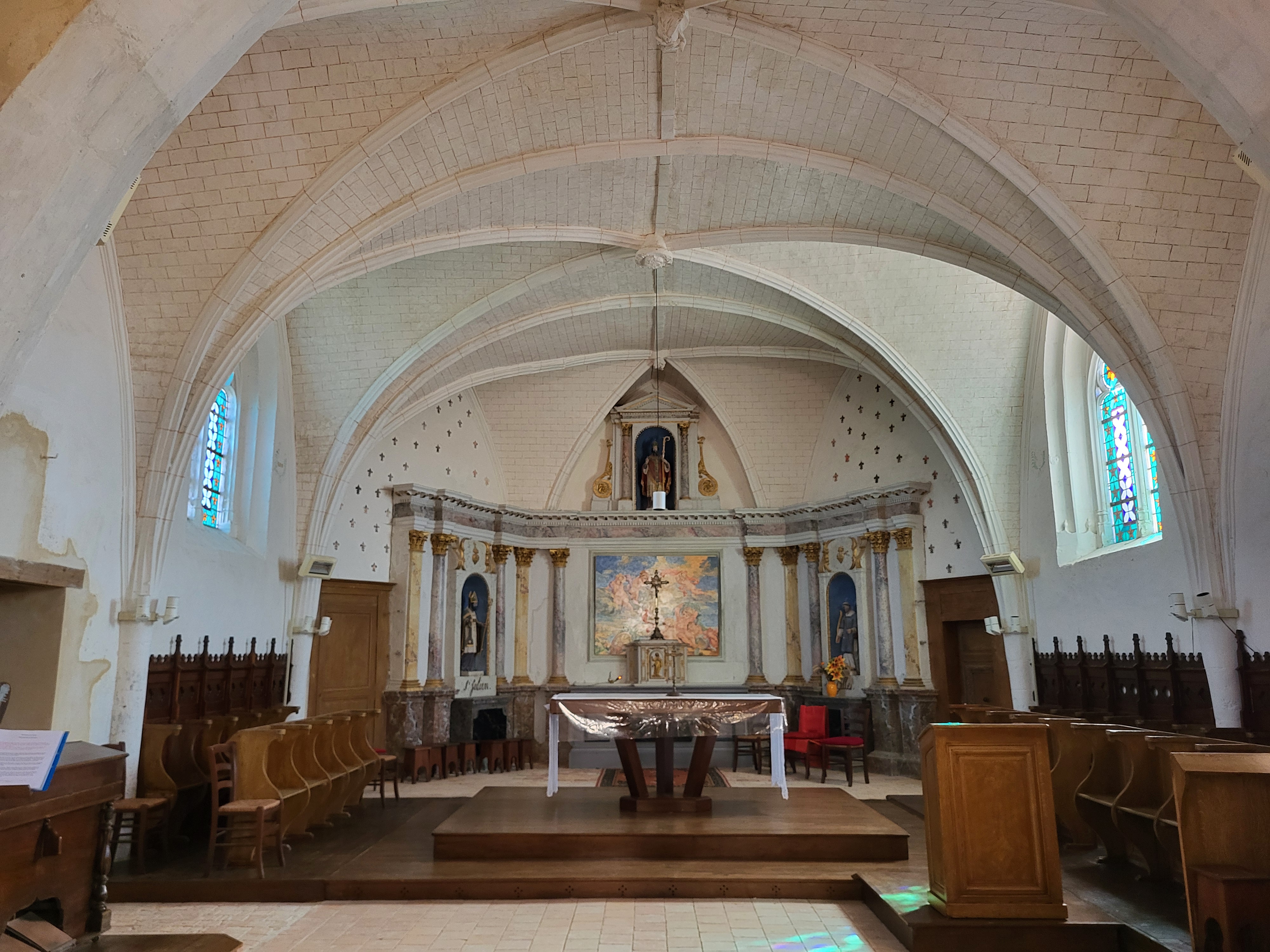 Fichier:Choeur église de Brunelles.jpg